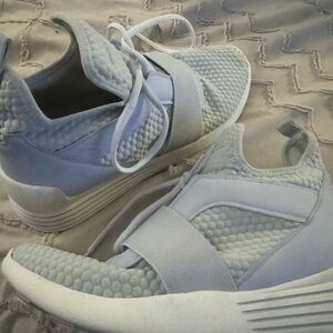 Stylish Textured Sneakers in Light Blue and White